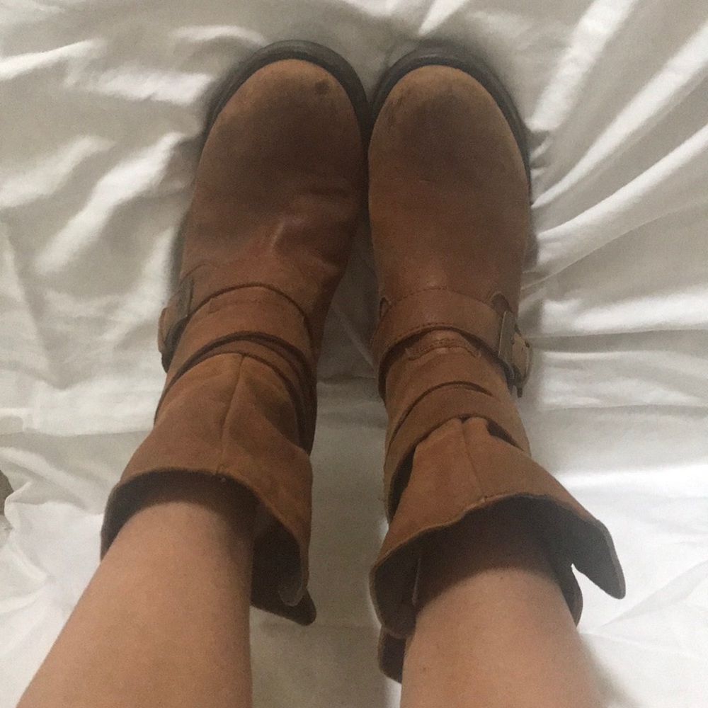 Combat boots